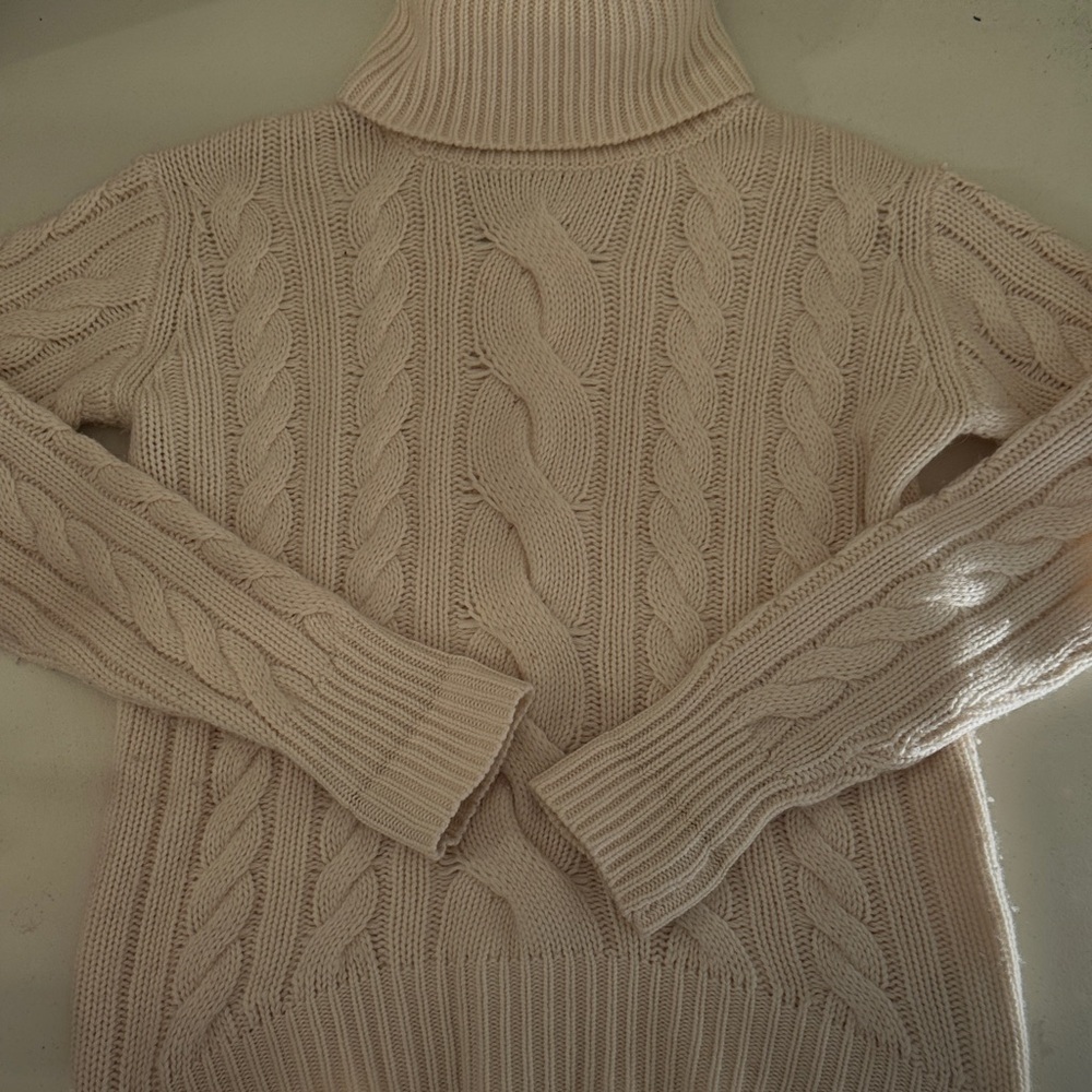 Elegant Cable Knit Turtleneck Sweater - Cream